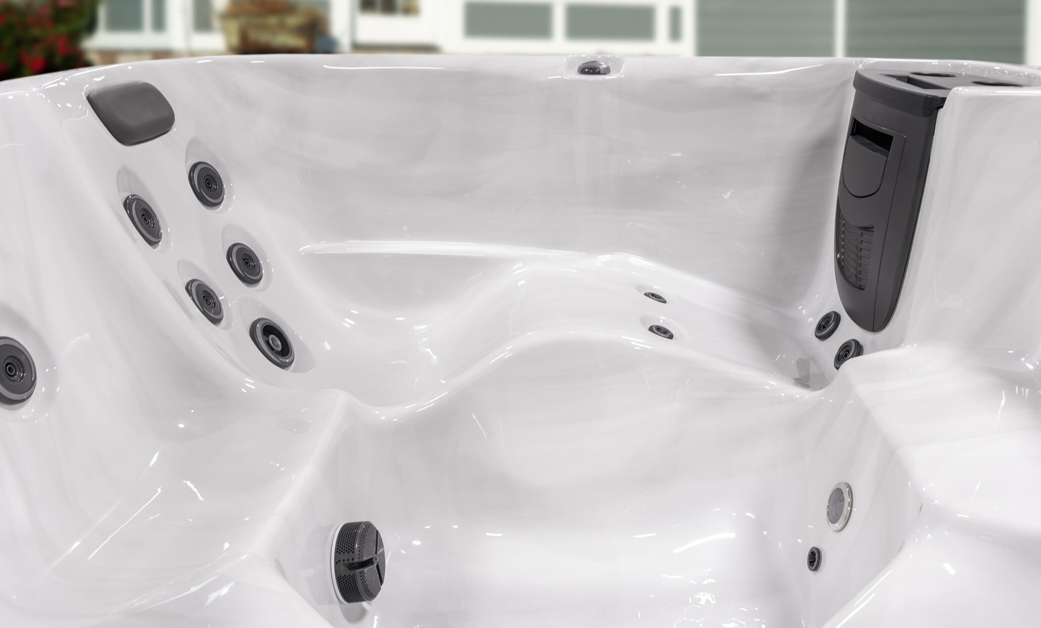 Glamor shot of a LH L7